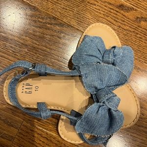 excellent condition GAP toddler sandals